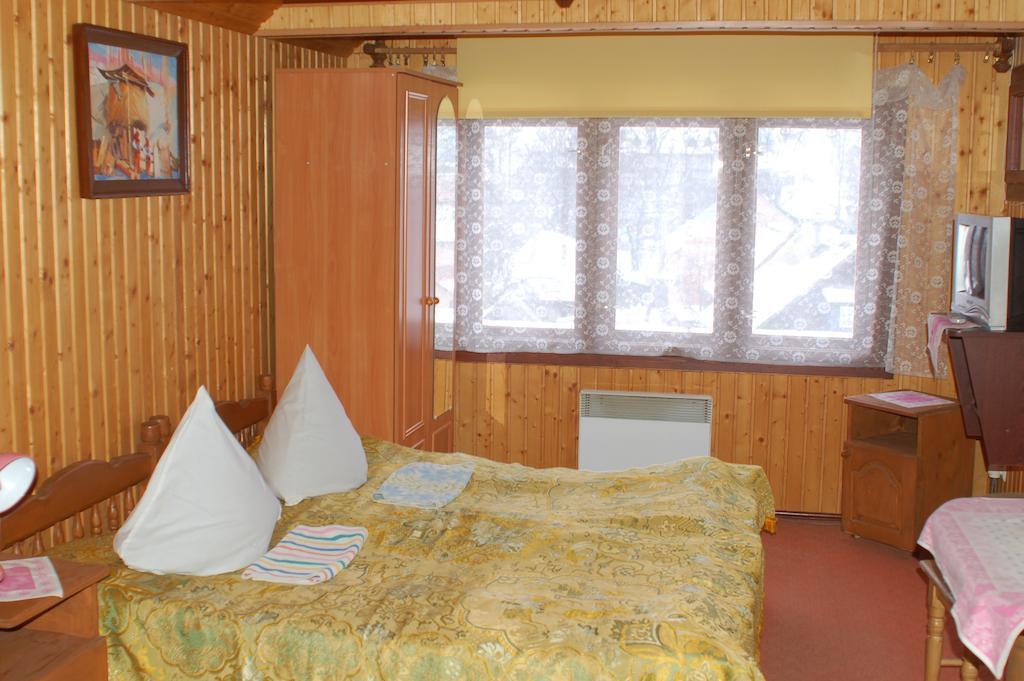 Smerekova Hata Hotel Ясиня Екстериор снимка